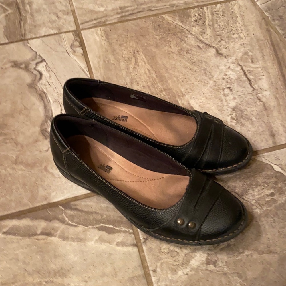 Clarks black dress shoes size 7 EUC